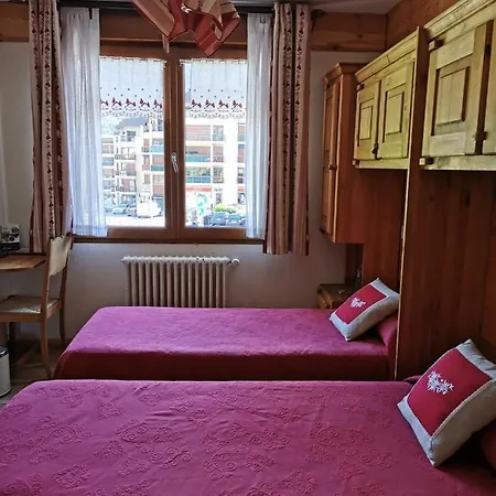 Hotel Arolla 2*