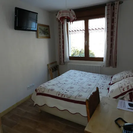 Arolla Hotell 2*