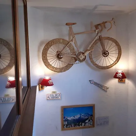 Hotel Arolla 2*
